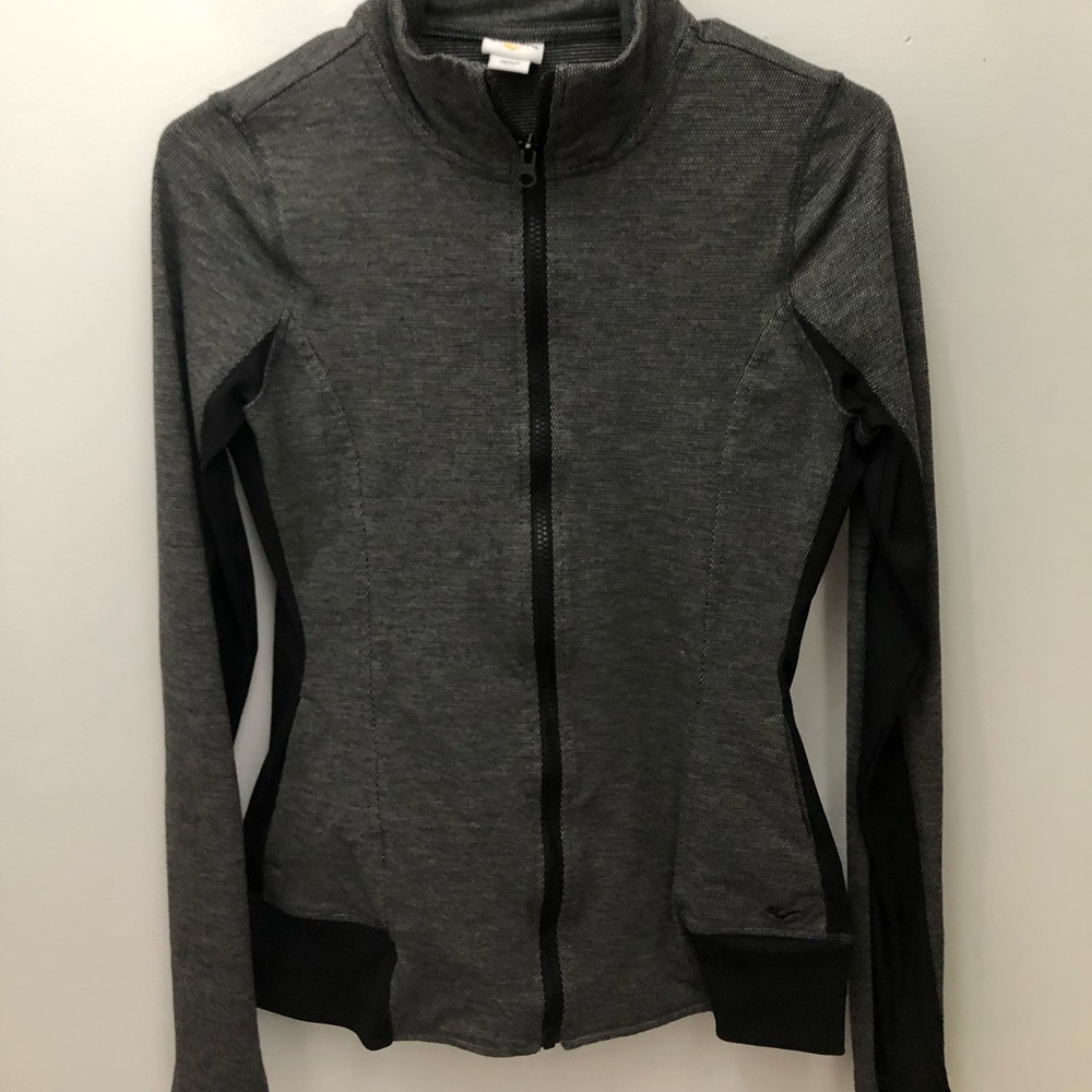 Tight fitting workout jacket